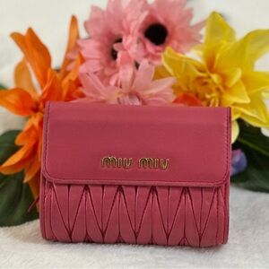 AUTHENTIC MIU MIU MAGENTA NAPPA MATELASSE FLAP TRI-FOLD WALLET - EXCELLENT